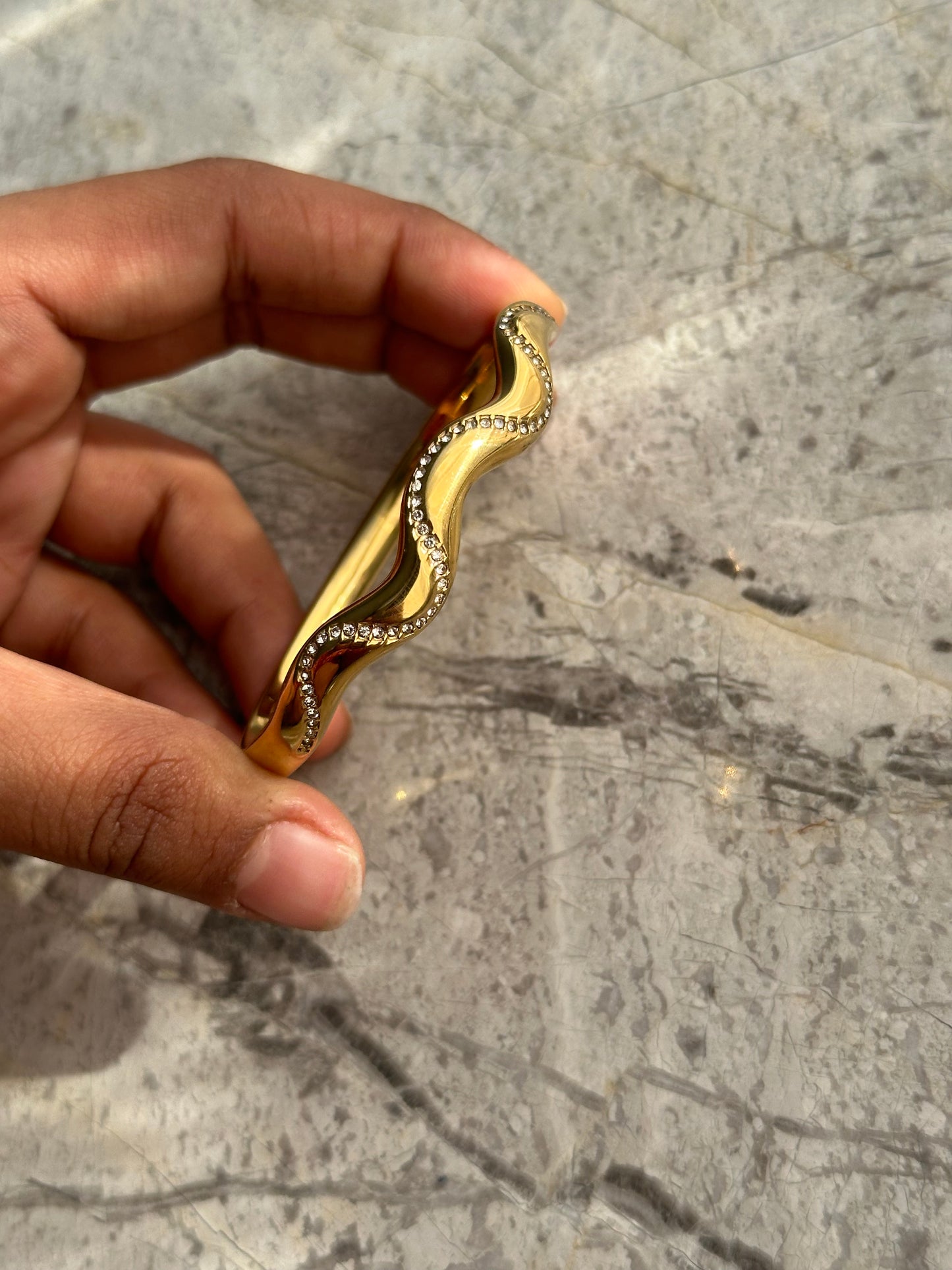 Gleam Curve Kada Bracelet
