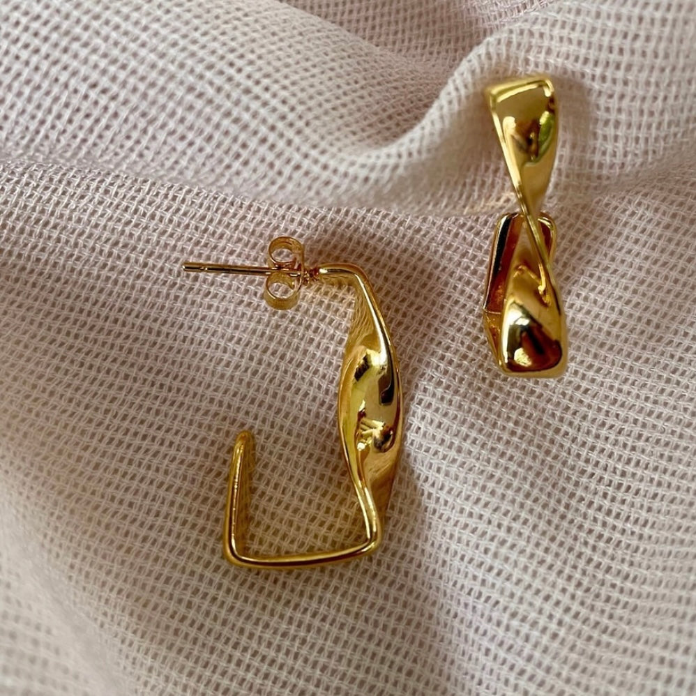 Rectangle Twisted Hoops