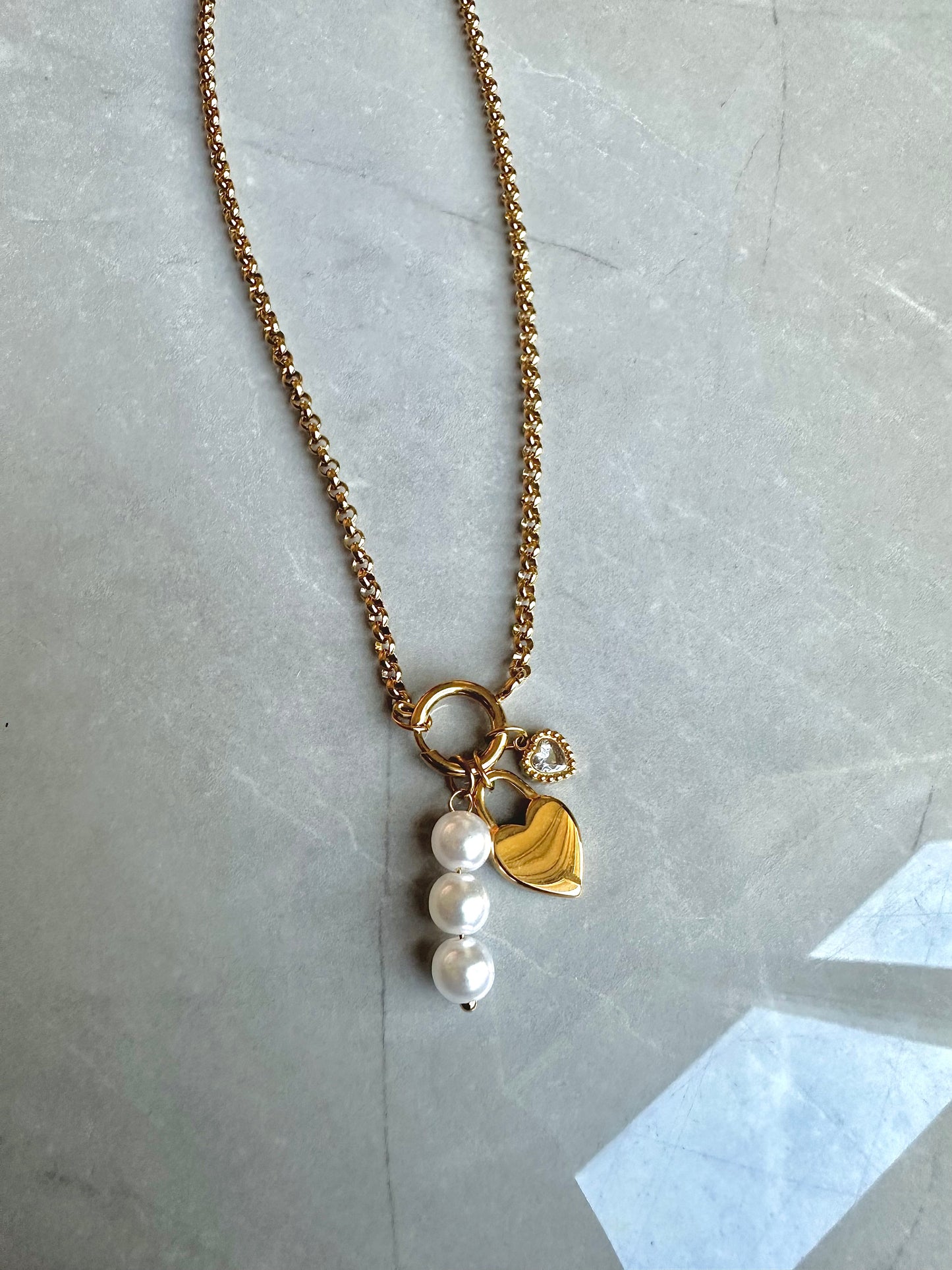 Statement Beam Heart Neckpiece